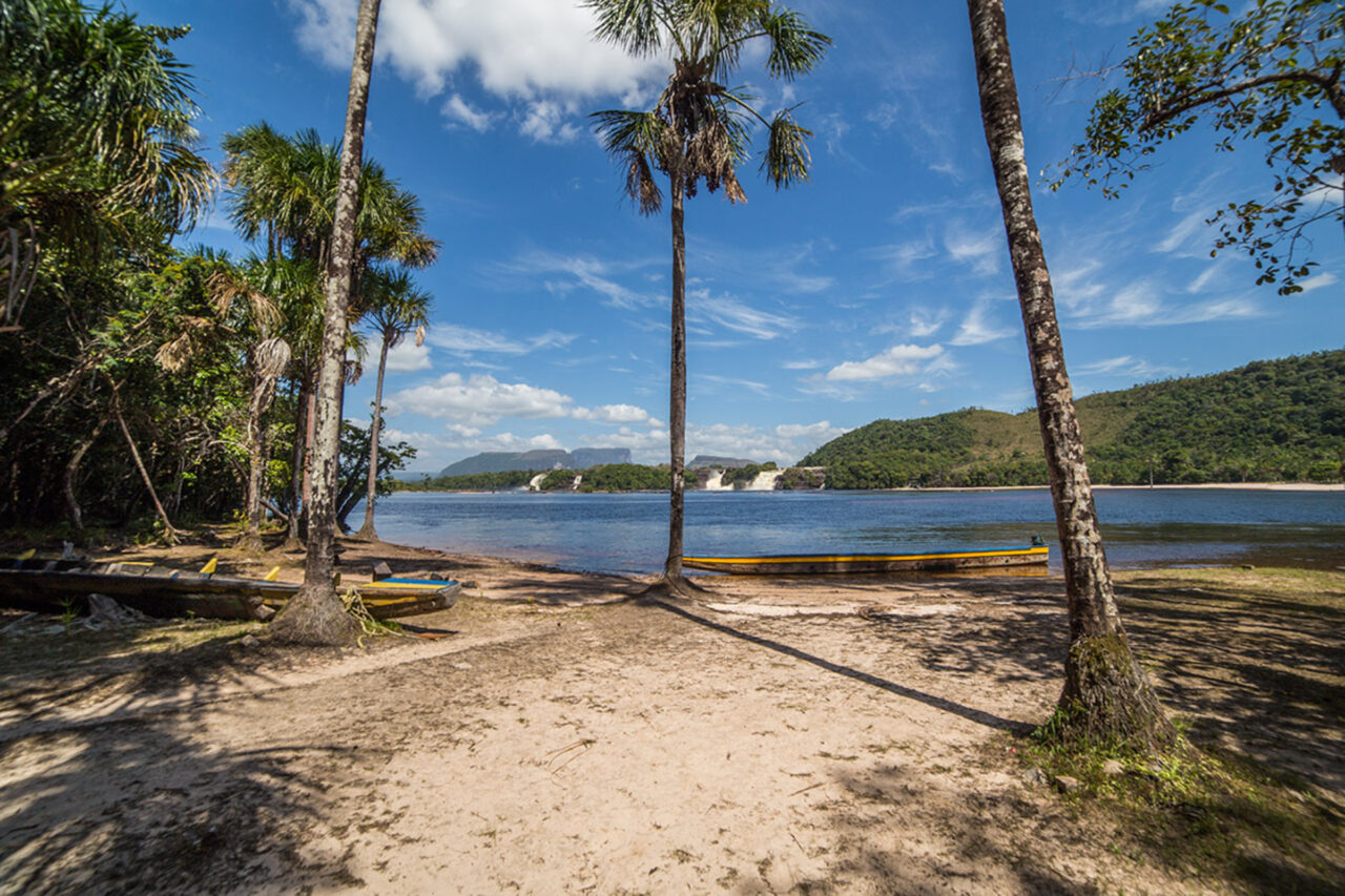 Canaima Lagoon, Venezuela